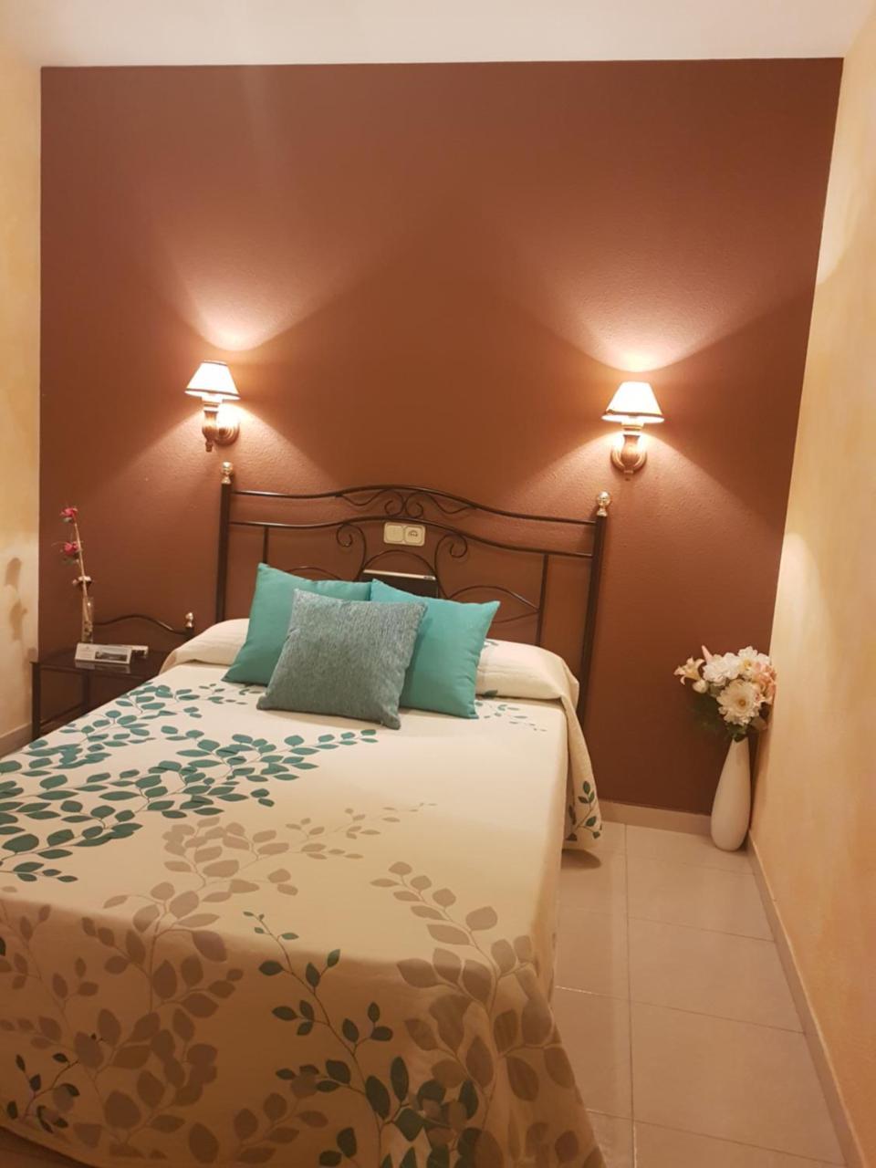 Hotel Carvajal Torrejón el Rubio Exteriör bild