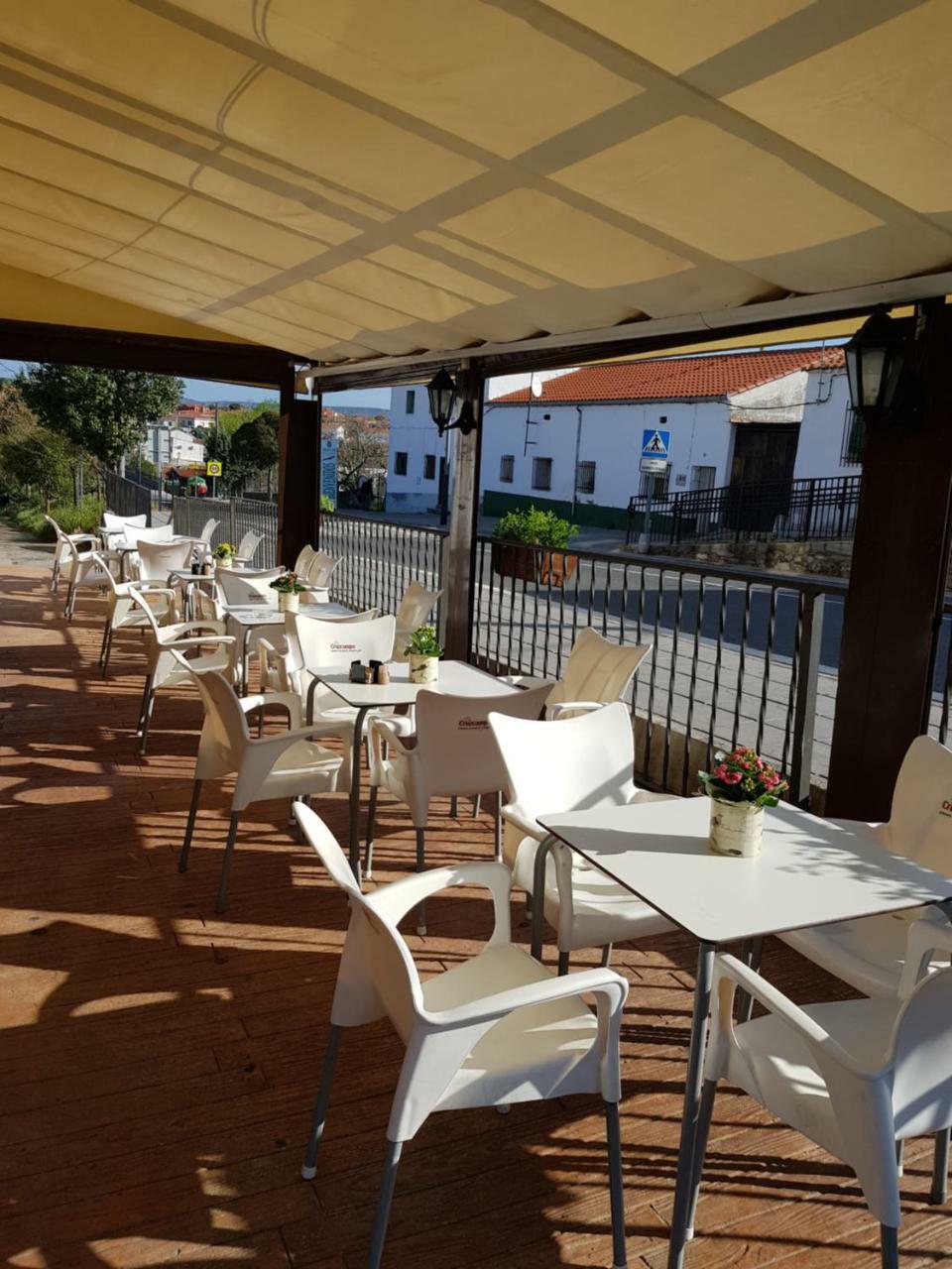 Hotel Carvajal Torrejón el Rubio Exteriör bild
